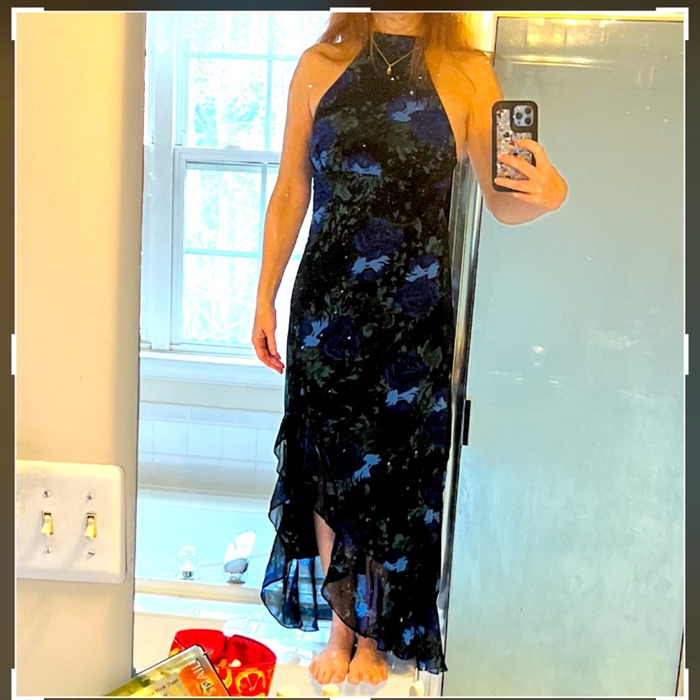 Lulu’s Size 4 high/low halter neck dress